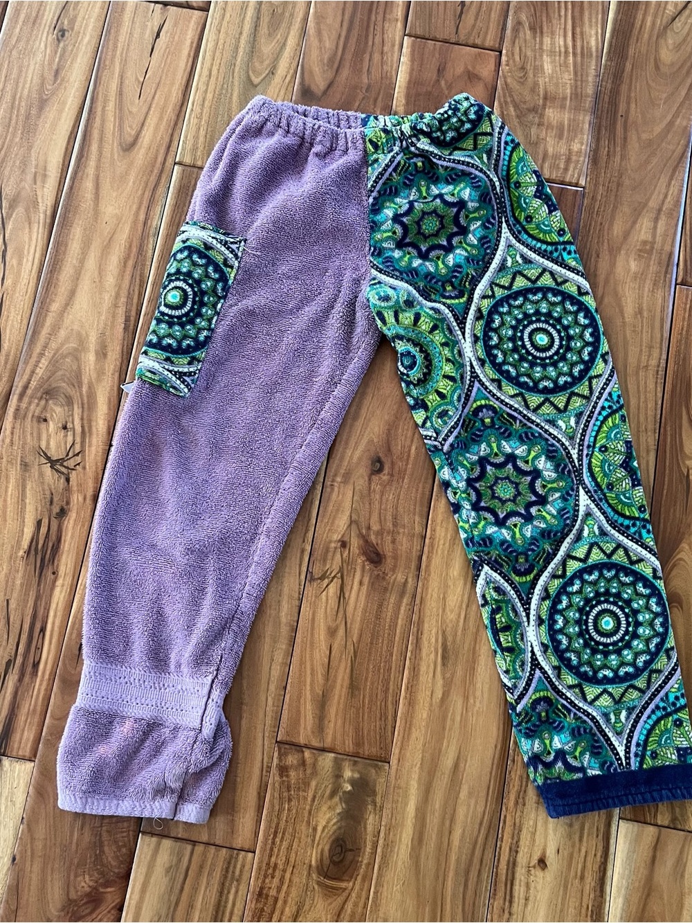 Kiki Nation Kids Purple and Green Patterned Towel Pants Sz M